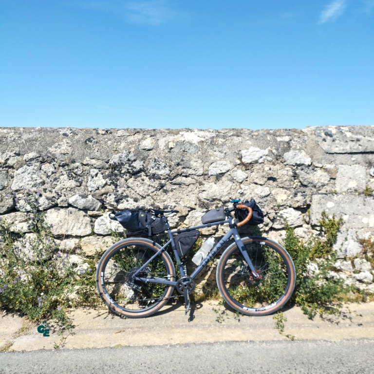 Bikepacking - The Dordogne Tour over several days Embark on a bikepacking adventure through the stunning Dordogne region.