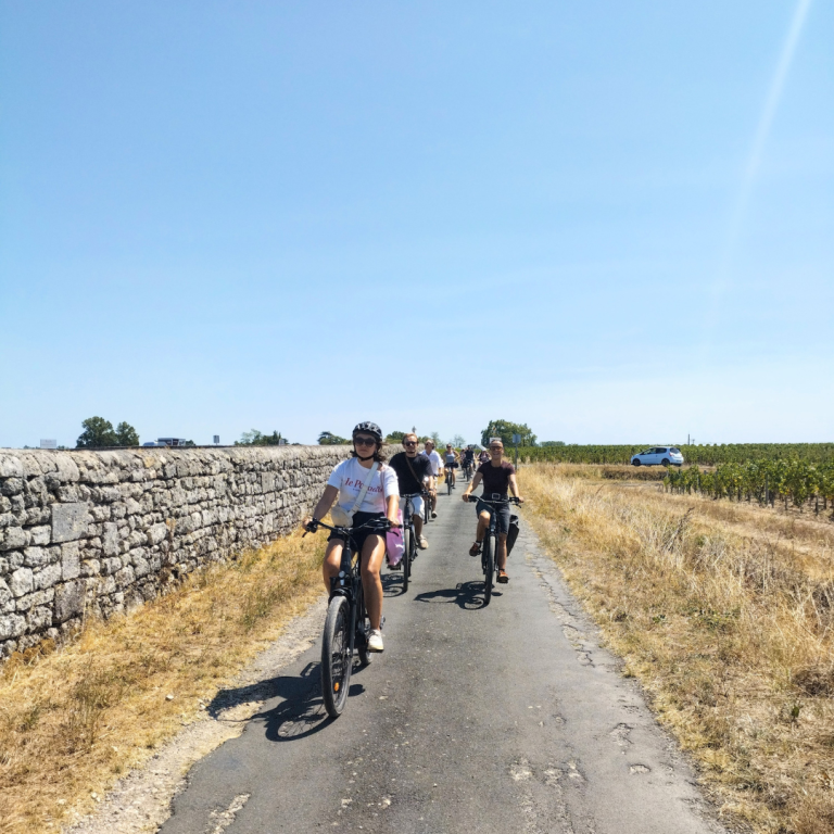 Activité vélo séminaire Bordeaux - Médoc - Vignobles Margaux Activité vélo dans les vignobles Bordeaux-Médoc